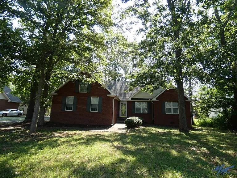 419 Conhocken Ct — Photo 1