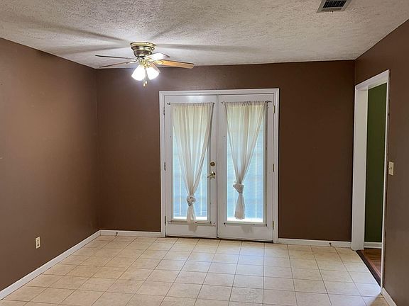 4th image of 222 N Ridge Dr