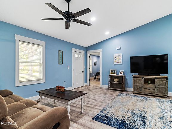 5th image of 725 Eden Drive