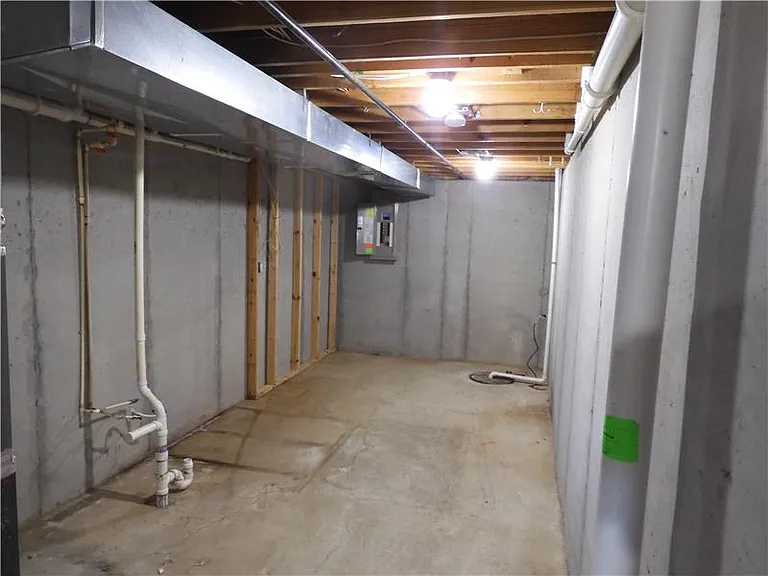 1201 Catletts Ct — Photo 30
