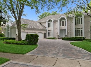 2902 Turnberry Rd, St Charles, IL 60174