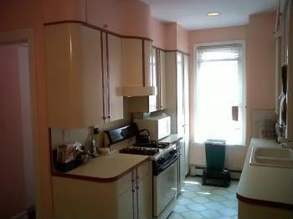 1520 E 12th St, Brooklyn, NY 11230