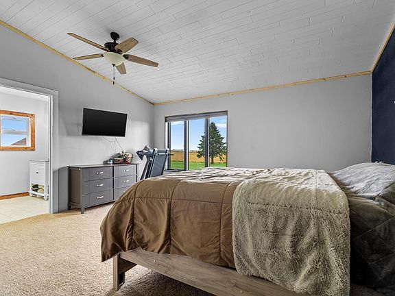 5th image of 2020 Washburn Ave