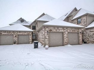 50695 Harbour View Dr N, New Baltimore, MI 48047