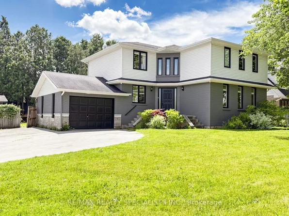 118 Central Ave, Grimsby, ON L3M 4Y3