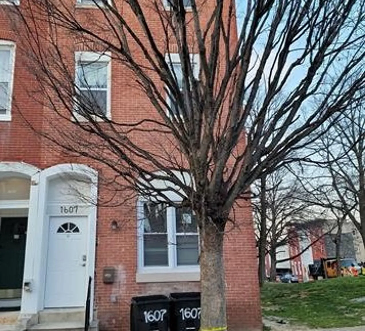 1607 Division Street $650 Available Room (Shared Bath) — Photo 1