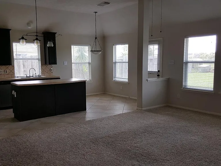 Living & Kitchen