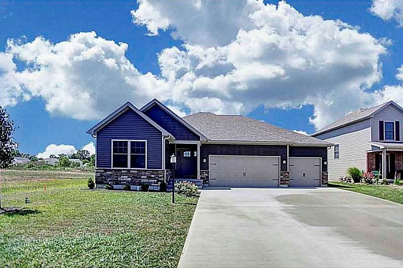 1st image of 1128 Pond View Dr