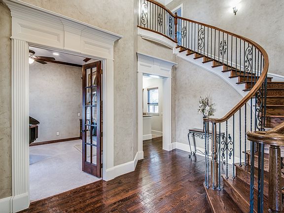 3rd image of 4013 Glenhurst Ln