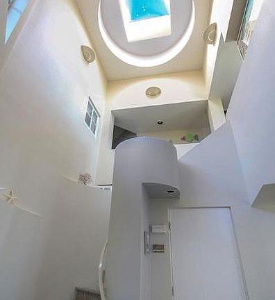 3rd image of 104 Mar Vista Dr