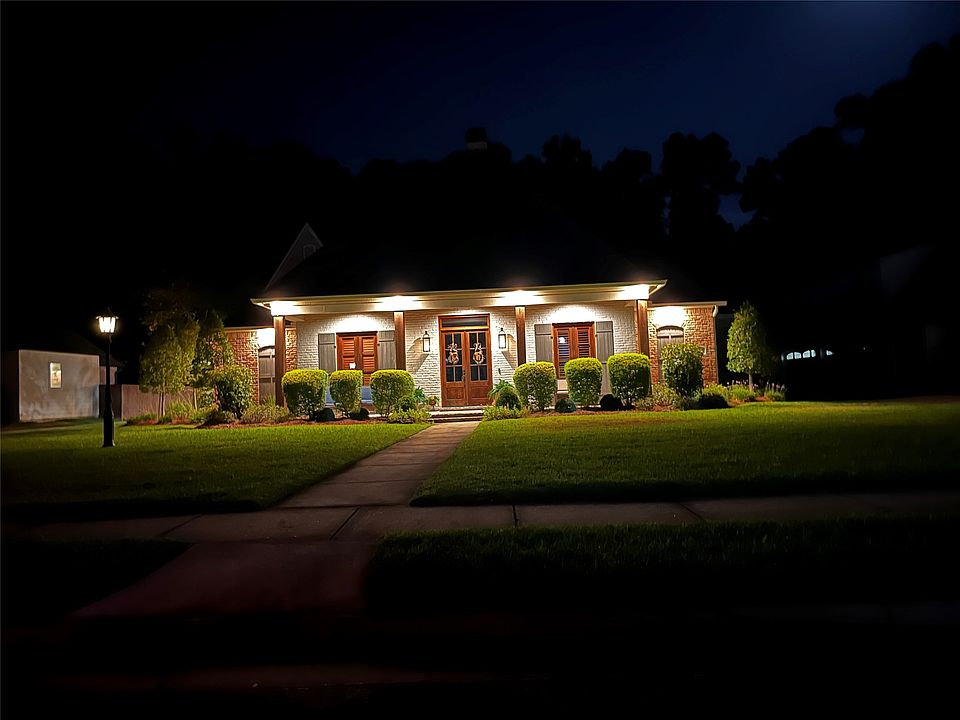 2nd image of 435 Oakwood Trace Ct
