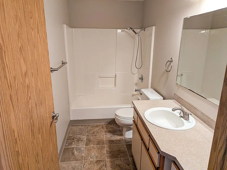 Silverwood Apartments — Photo 30