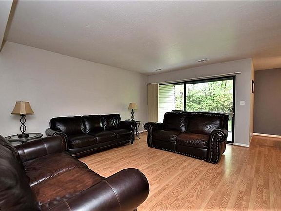 3rd image of 6270 Greenwood Pkwy APT 403