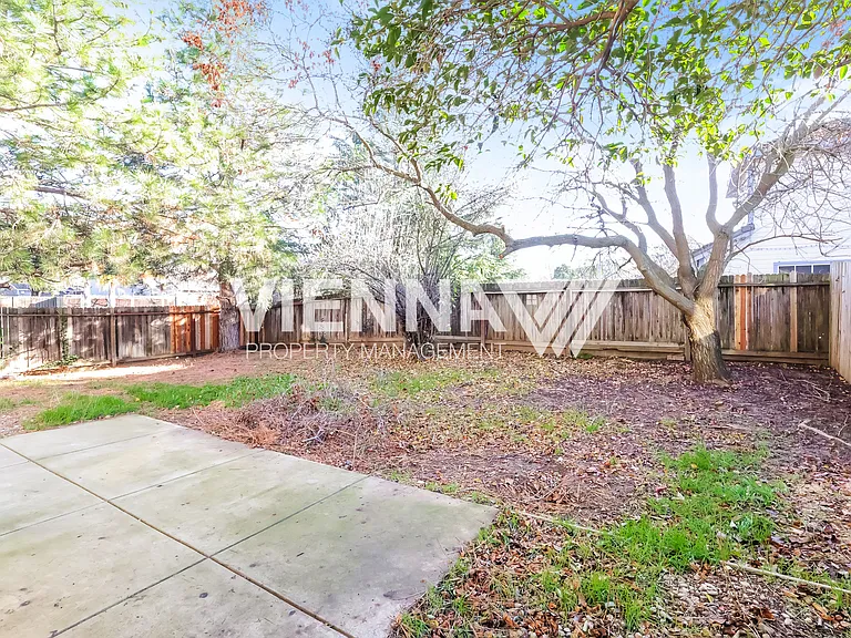 8263 Windwood Way — Photo 20
