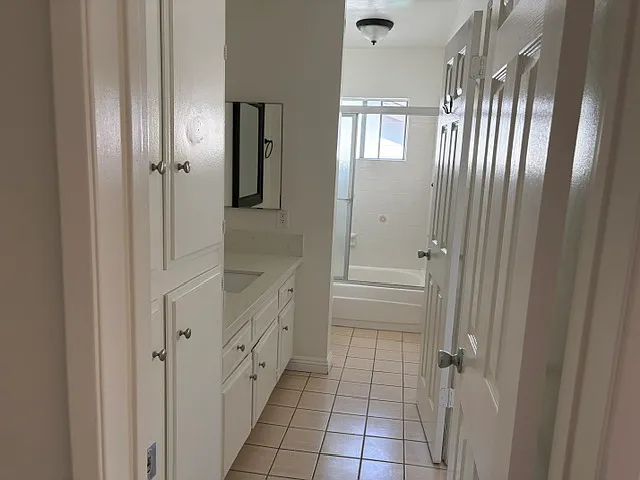 1802 Marshallfield Ln — Photo 14