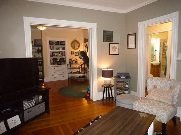 3rd image of 39A Charnwood Rd