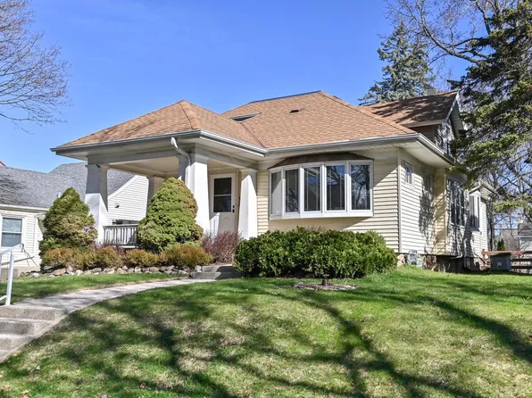 8422 Stickney AVENUE, Wauwatosa, WI 53226