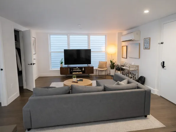 273 Leonard Street image 1 of 5