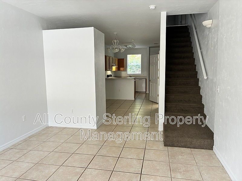 1st image of 4415 SW 34th St APT 304