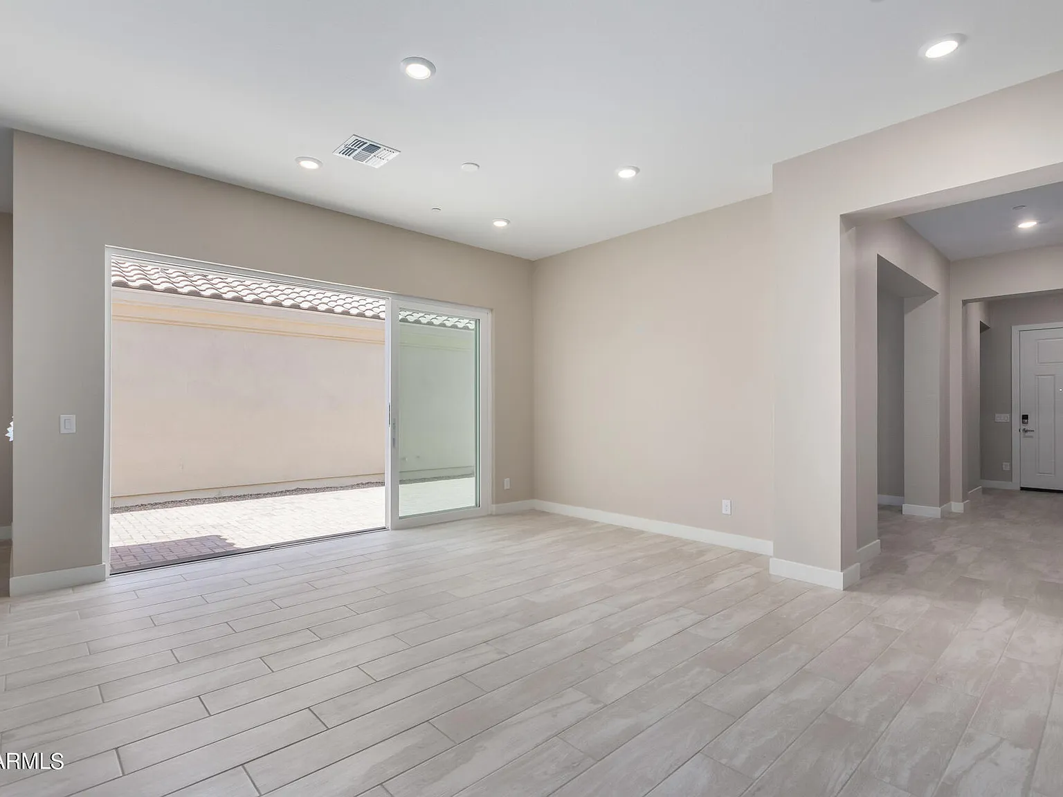 3 bed, 2.5 bath, 2272 sqft, $2,950 — Photo 4