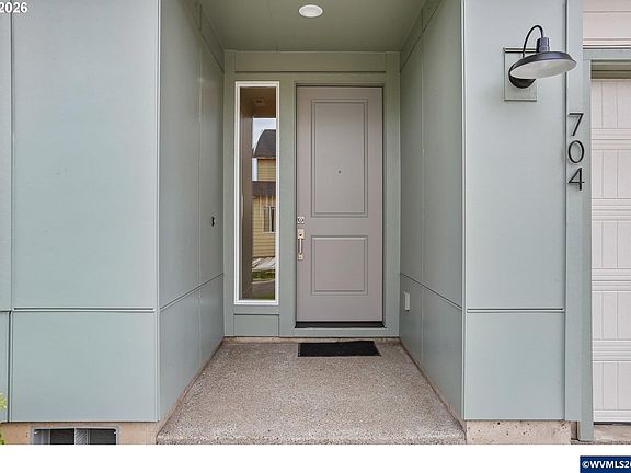 2nd image of 704 Magnolia Ave