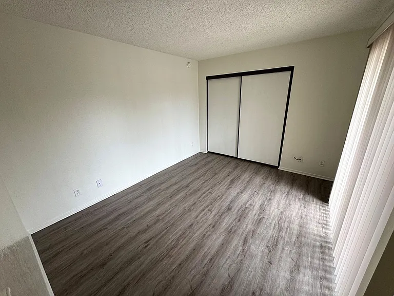 6 Dakota Dr #D — Photo 10