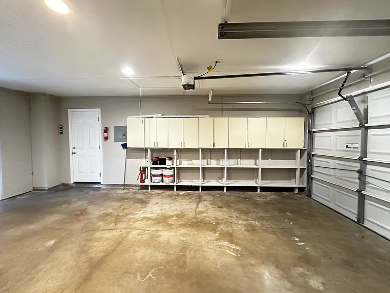 8426 Glen Ct — Photo 43