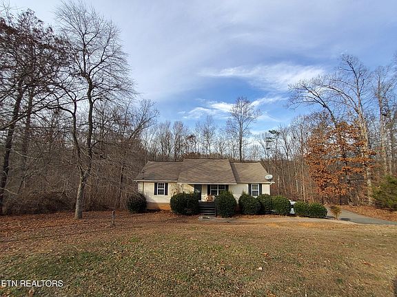 3rd image of 3843 Parkhurst Dr
