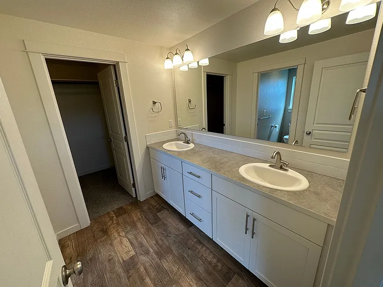 2558 NW Hemlock Way — Photo 12