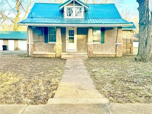 112 S Main St, Arcadia, MO 63621