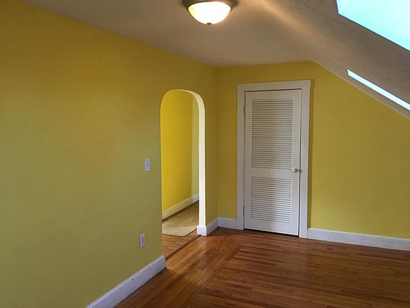 2nd image of 133 Stansbury St #3