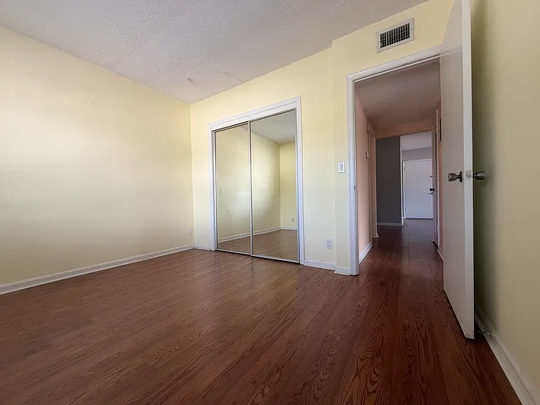 5800 NE 22nd Way #521 — Photo 7