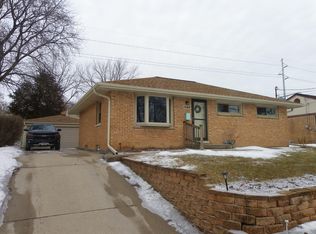 1548 Cedar Ln, Waukesha, WI 53188