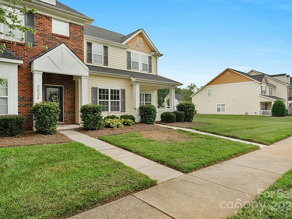 3rd image of 2032 Oakstone Dr