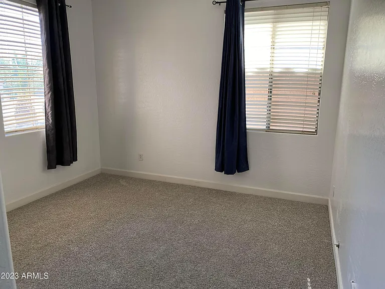 232 W Hawk Way — Photo 5