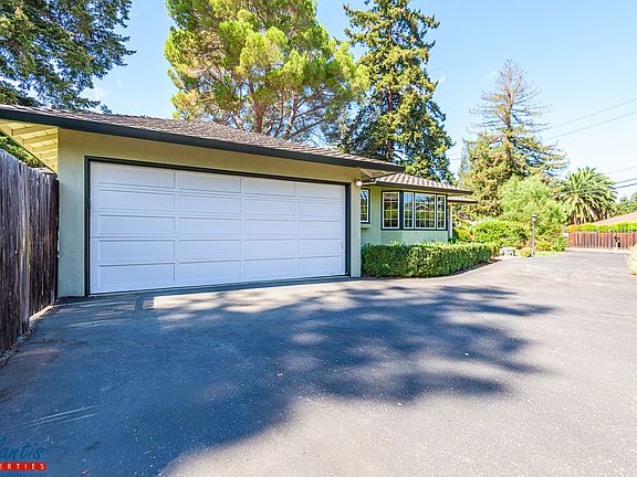 3rd image of 190 Pepper Dr