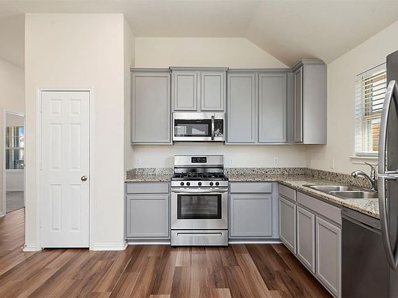 4th image of 15723 Crosby Hall Dr