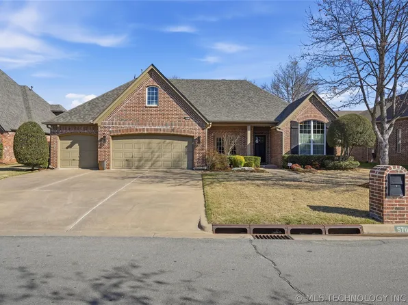 5711 E 110th Pl, Tulsa, OK 74137