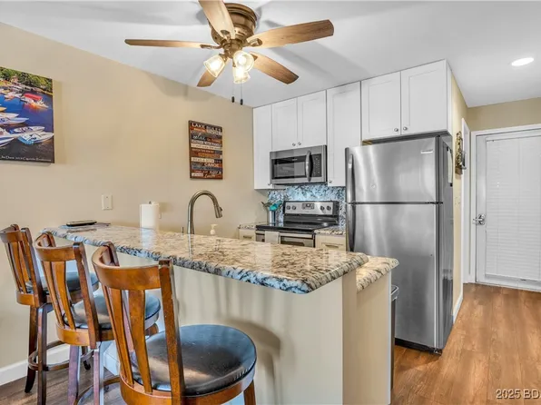 875 Parkside Pl #D103, Osage Beach, MO 65065