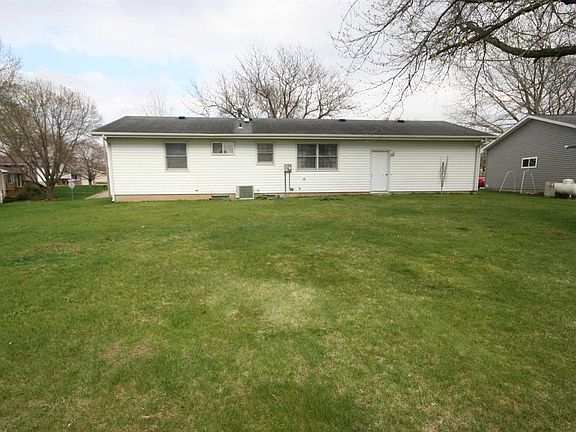 2nd image of 704 Hampton Dr