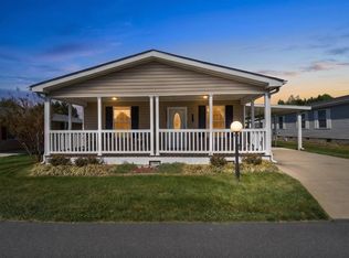 420 Elzie Hill Dr, Hendersonville, NC 28792