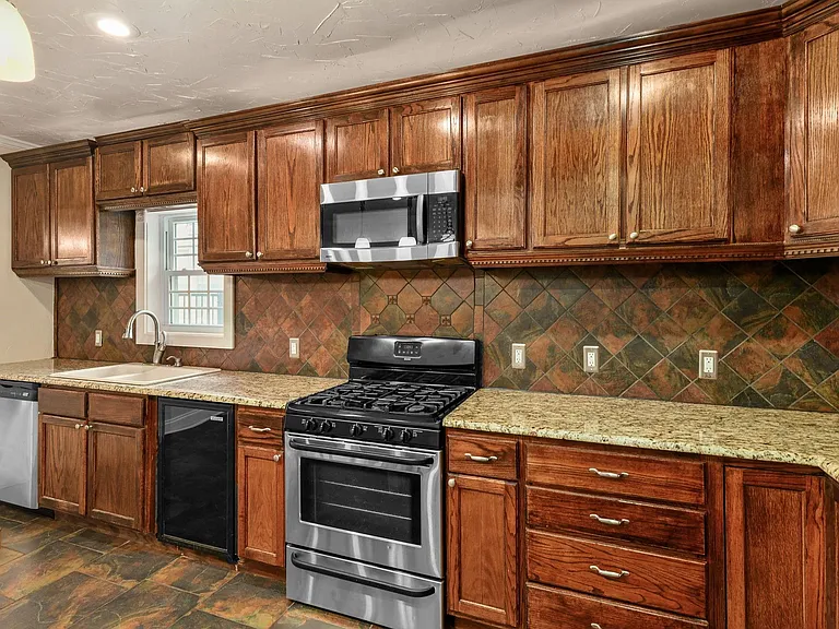 3409 Rogers Ave — Photo 10