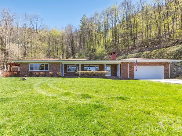 87 Rockwood Rd, Waynesville, NC 28786