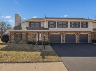 9319 Sunrise Ln, Orland Park, IL 60462