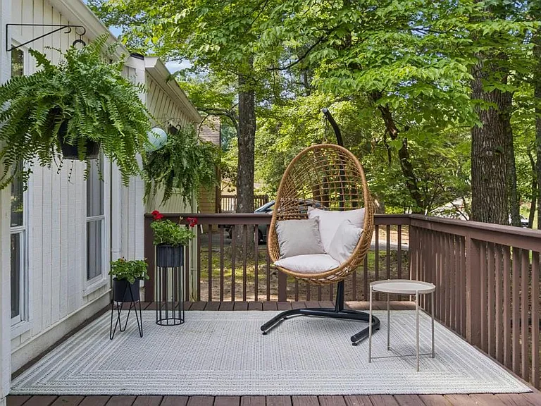 2506 Kingsley Dr NE — Photo 8