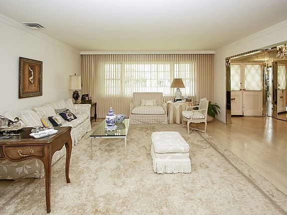 2nd image of 1091 Fordham Ln