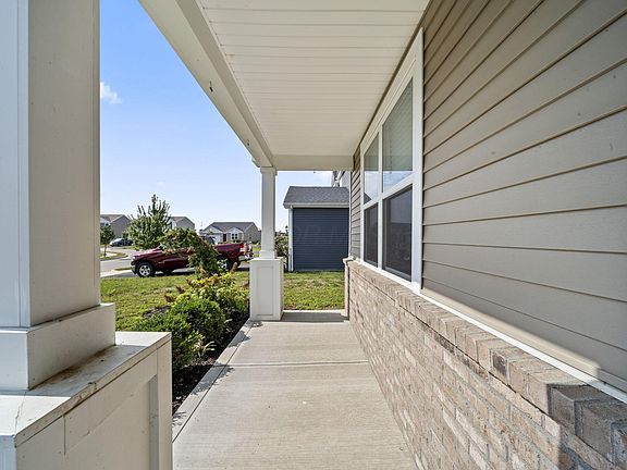 5th image of 5012 Roese Ave
