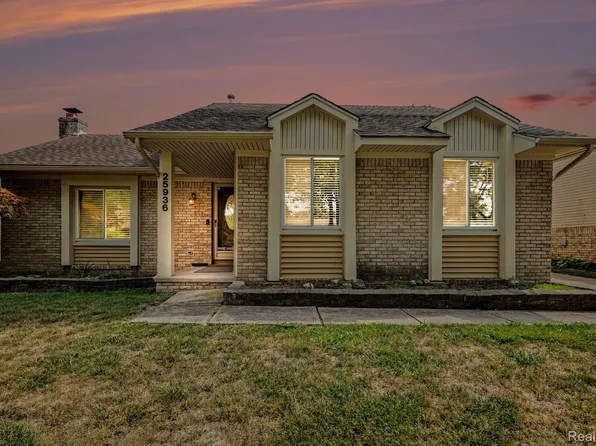 25936 Rose St, Chesterfield, MI 48051