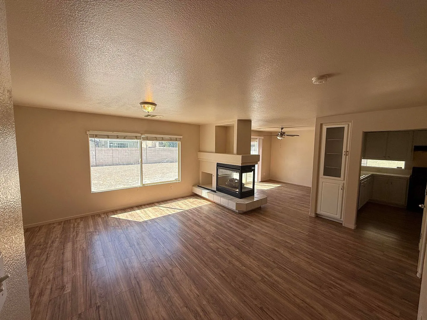 Beautiful Home in Silverado Ranch. — Photo 3