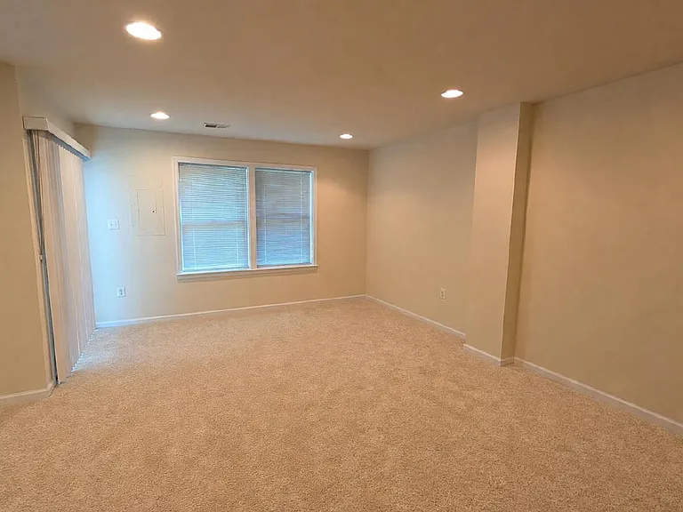 9640 Potters Hill Cir — Photo 8